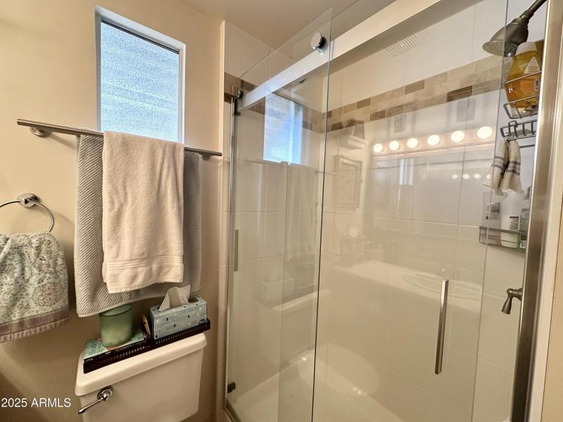 AMAZING NEWER SHOWER