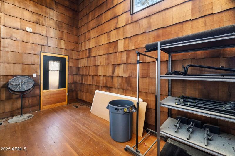 8-Lodge Storage