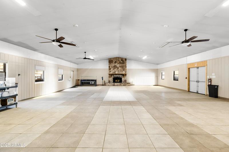 16-Dining Hall