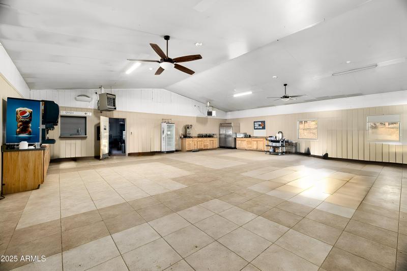 17-Dining Hall