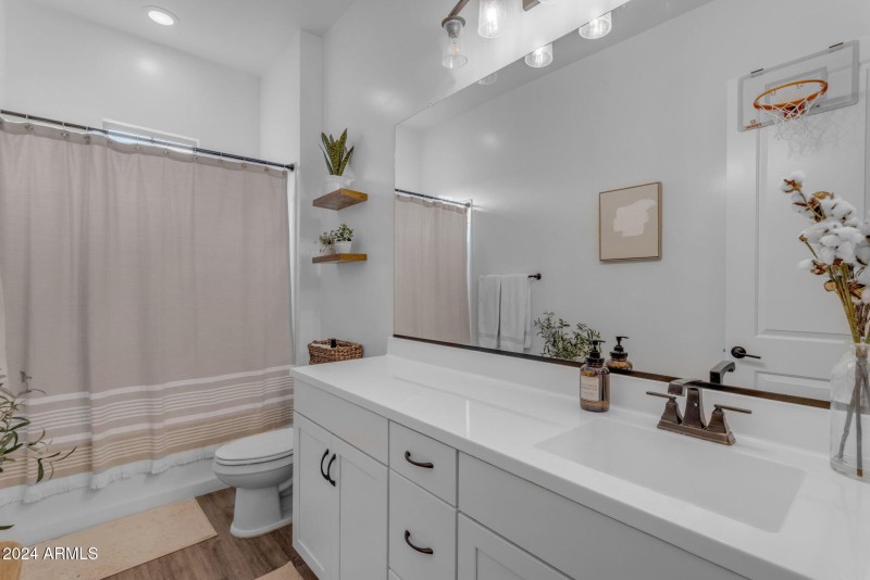 046_63-web-or-mls-63_064_a4m_sg_727