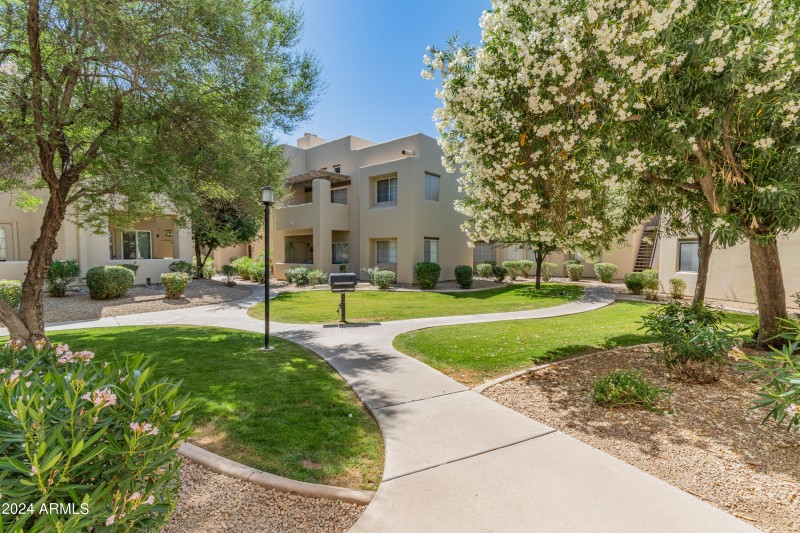 11333 N 92nd St Unit 1021-36 complex