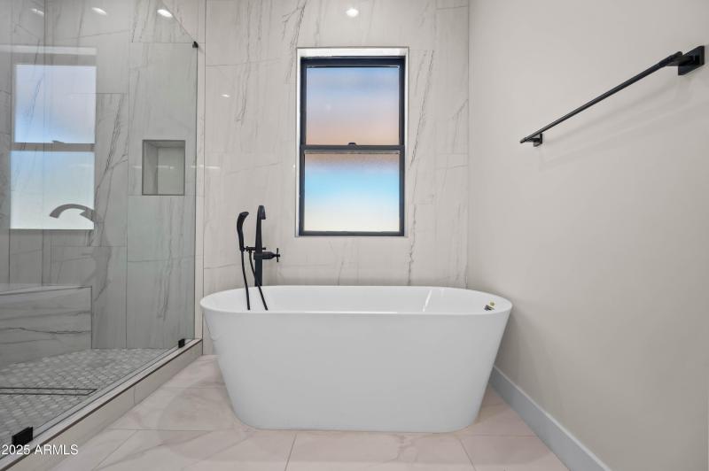 4409 N 32nd St, Phoenix, AZ 85018-40