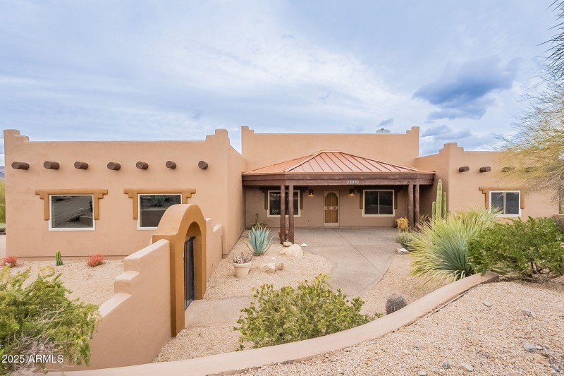 Courtyard in the front yard