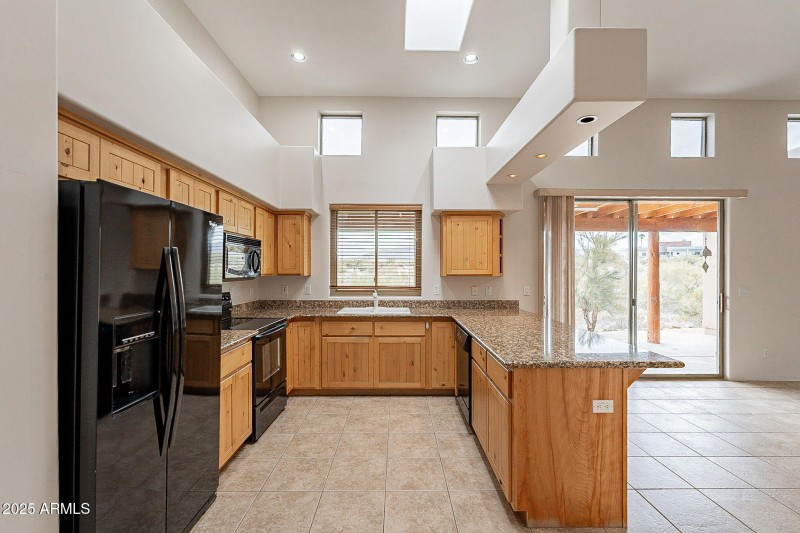 Lots of light coming into kitchen