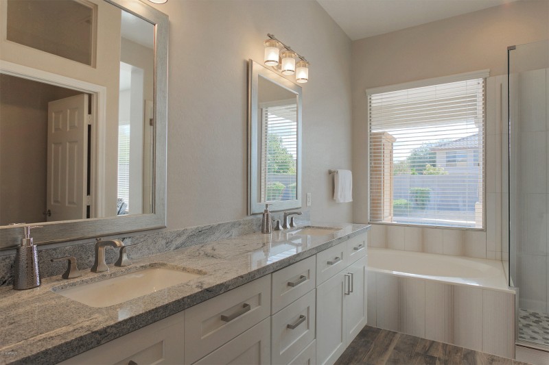 Phantom master bath with dual sinks