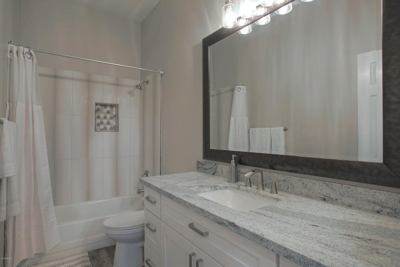 Phantom Hallway Bath