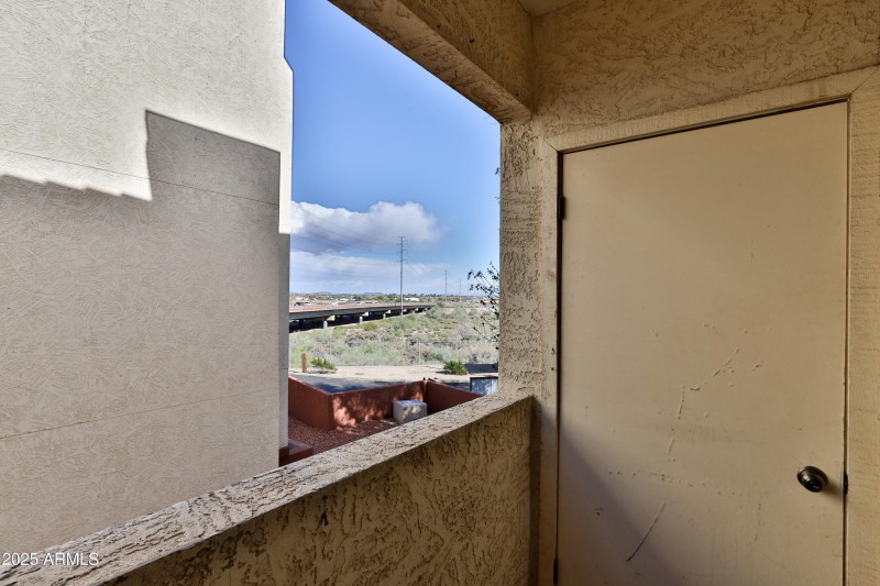 12123_W_Bell_Rd_218-13