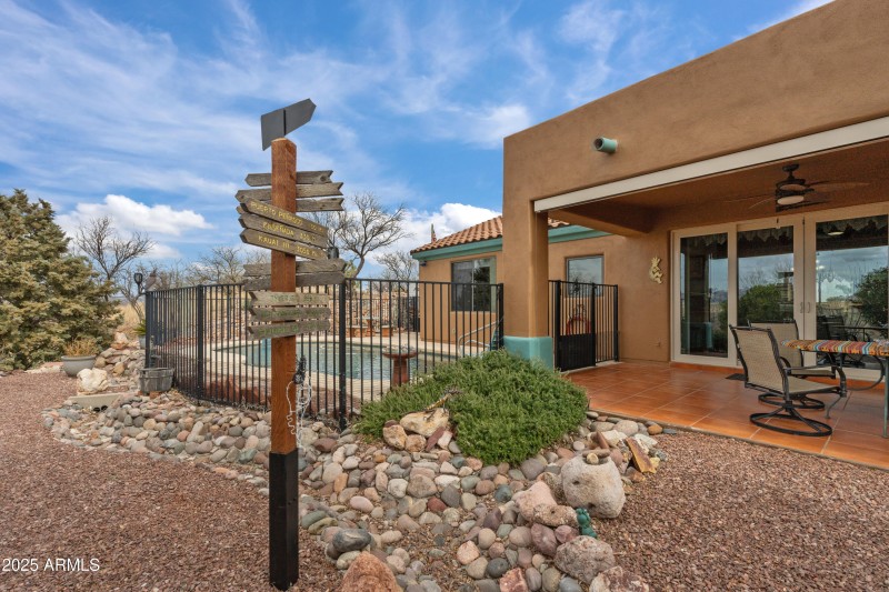 5-foot Fence surrounds the Pool