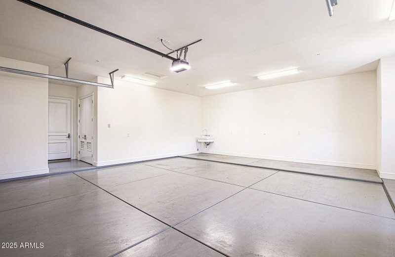 even garage is immaculate