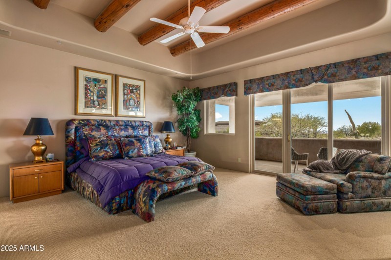 023_Spacious Primary Suite