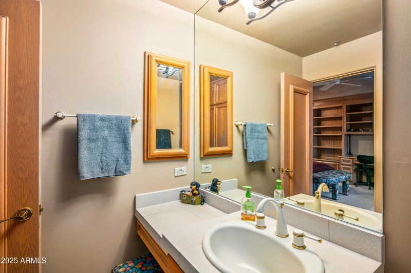 039_Guest #2 Ensuite Bath