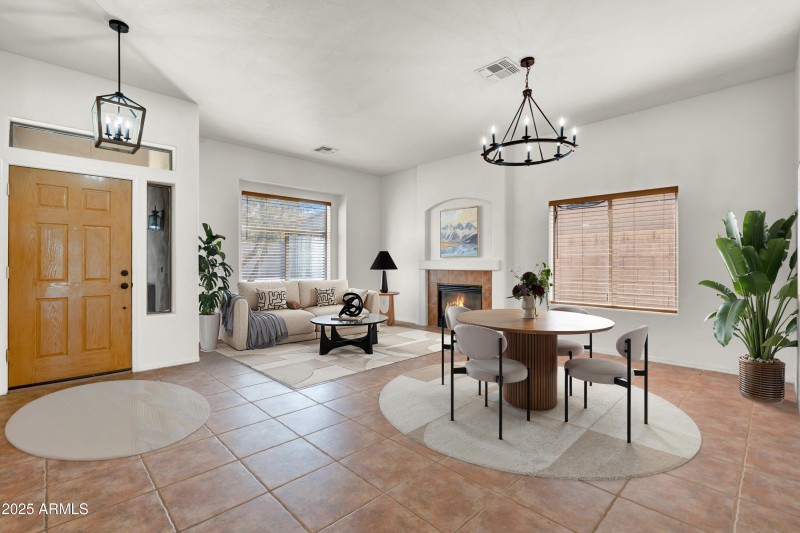 39-Dining & Family Room