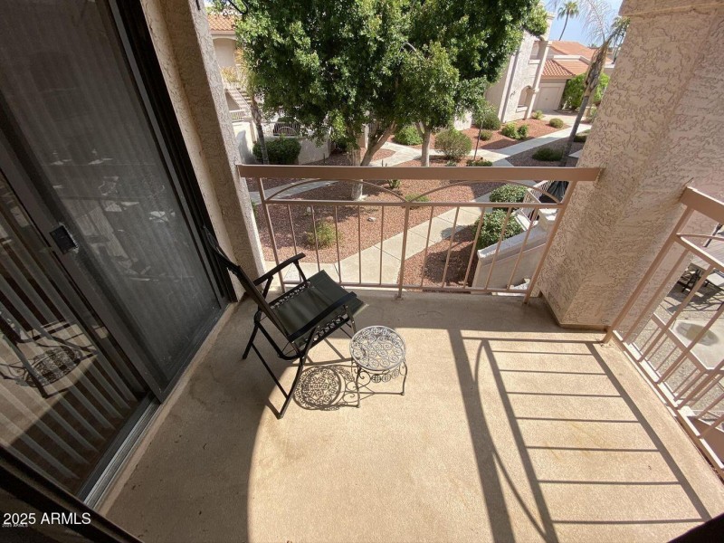 9151 W Greenway #212 Photo 17