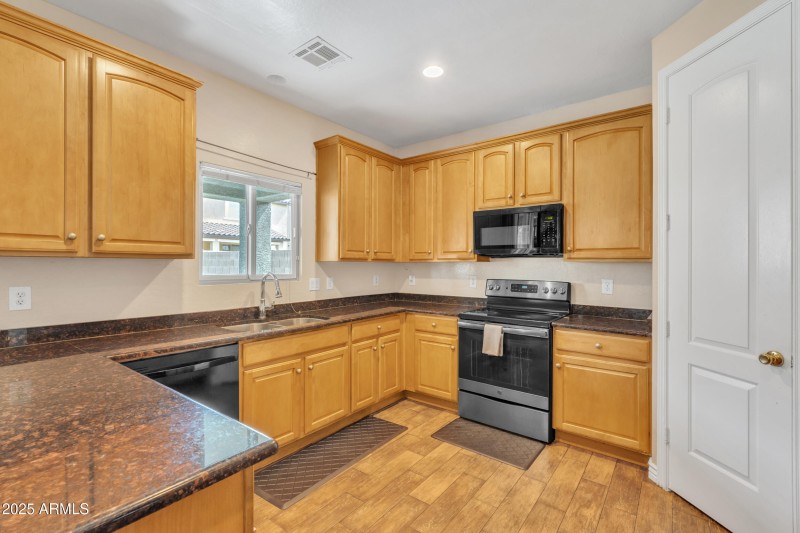 6409 S 49TH DR, Laveen, AZ 85339