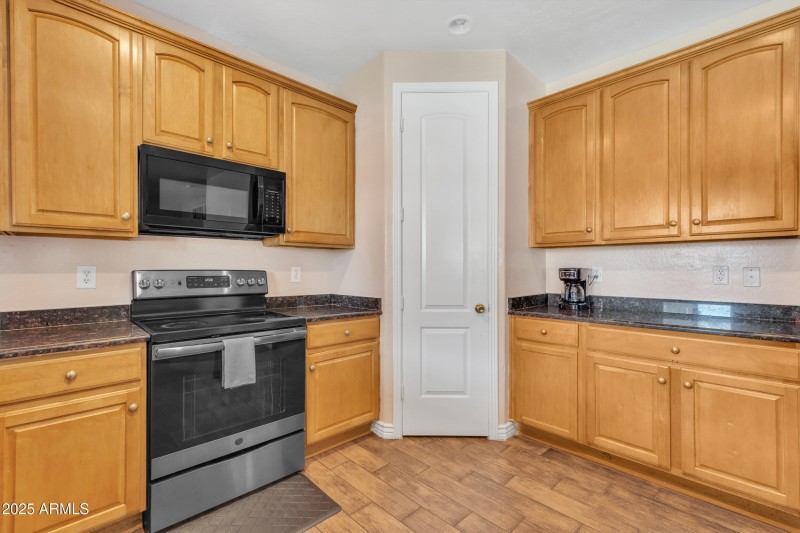 6409 S 49TH DR, Laveen, AZ 85339