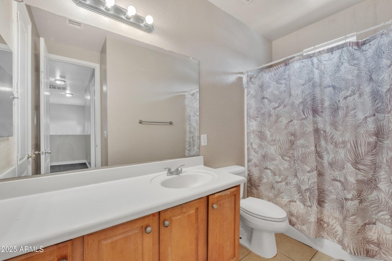 6409 S 49TH DR, Laveen, AZ 85339