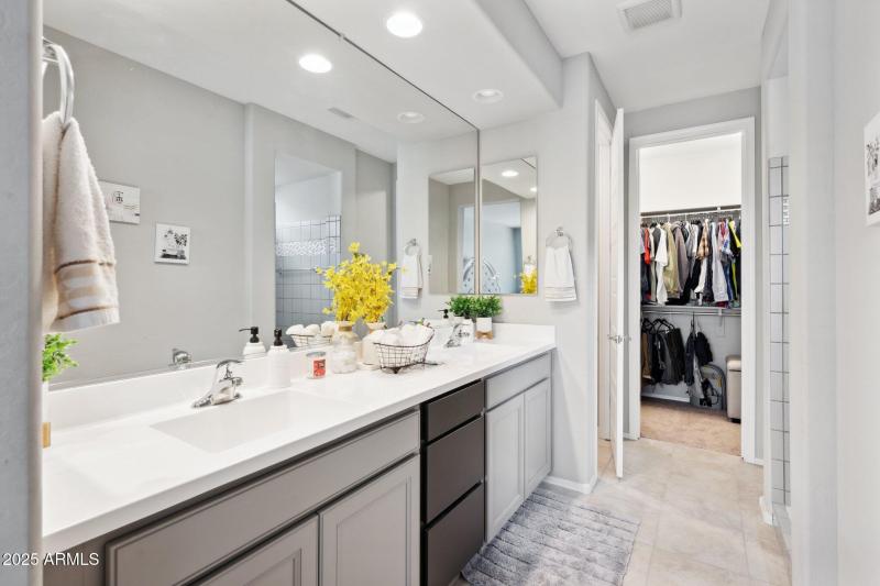 23-web-or-mls-25451-n-164th-dr