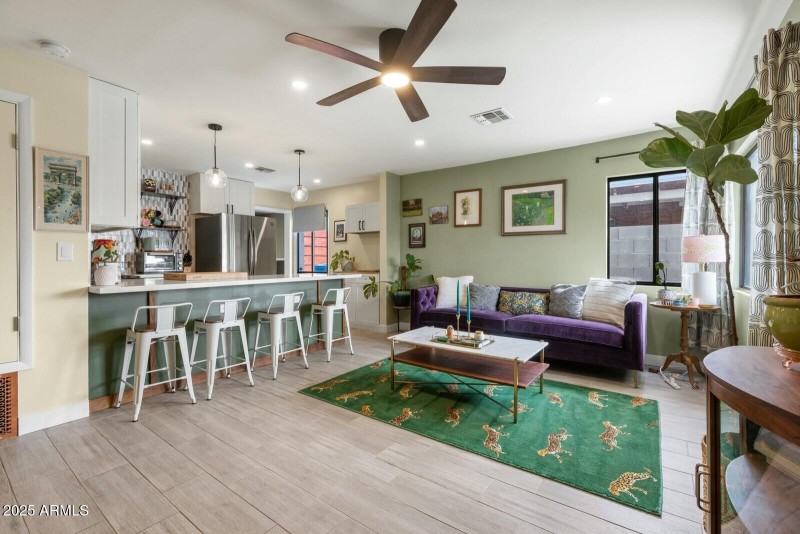 living room / kitchen