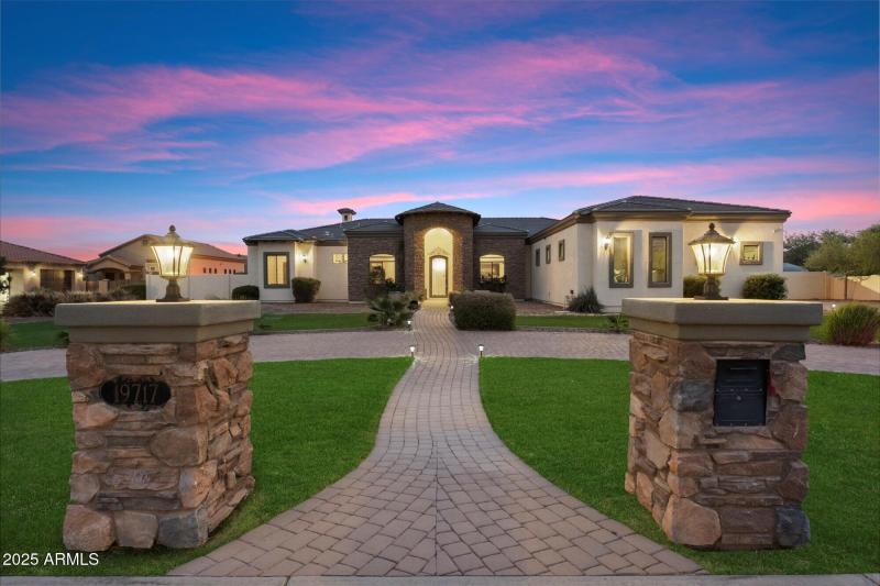 Welcome to 19717 E Country Meadows Drive