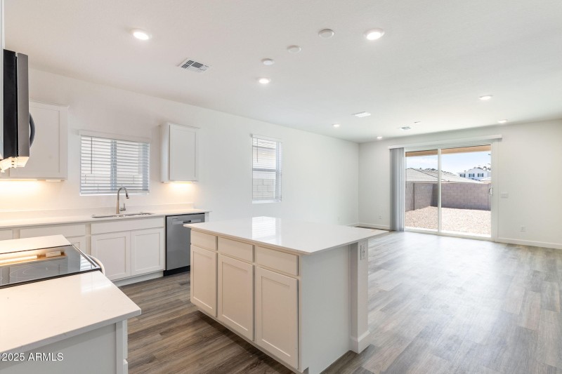 10-web-or-mls-17641-w-mission-ln-lot-50-