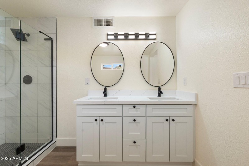 24-web-or-mls-DSC02598 copy