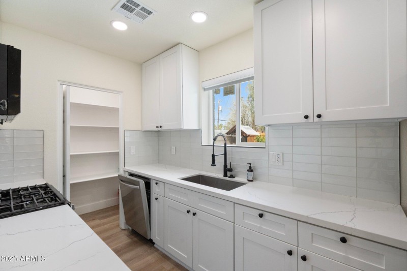 36-web-or-mls-DSC02667 copy