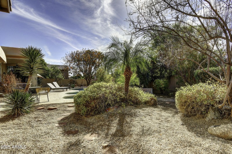 12113 E Sahuaro Dr (65)