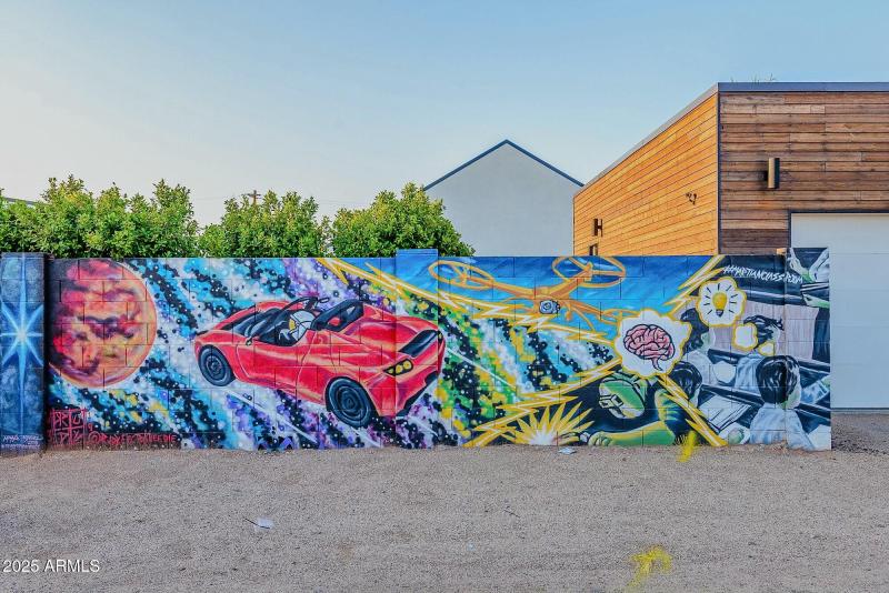 Attractions - Oak St Alley Artwork