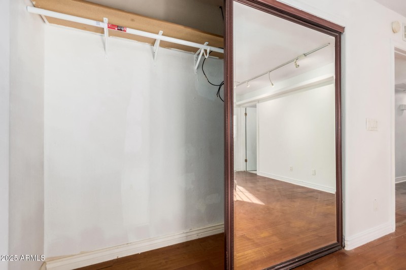 MBR closet