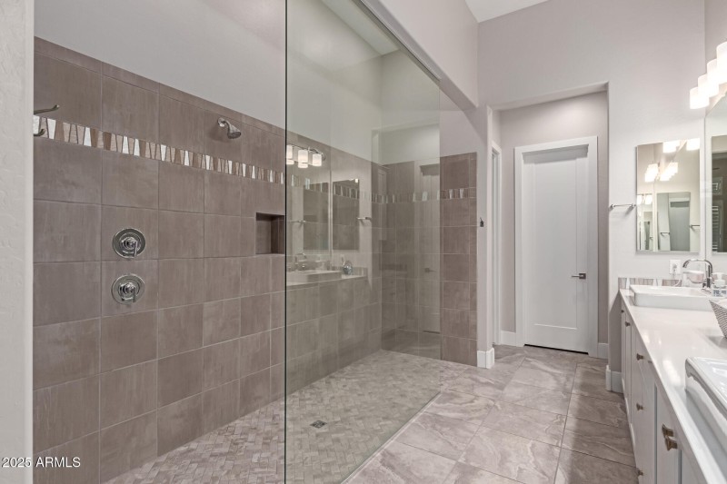 7 - Calle Primera Vista