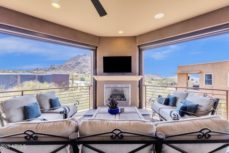 37-web-or-mls-27000-n-alma-school-pkwy-2