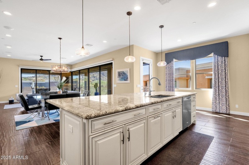 12-web-or-mls-27000-n-alma-school-pkwy-2