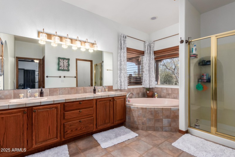 Master Bathroom Suite With Natural Light