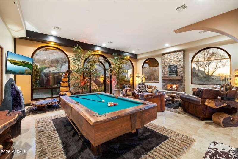 Spacious Living Room Off Front