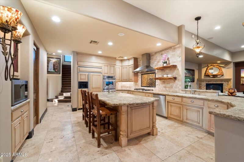 Eat-in Center Island