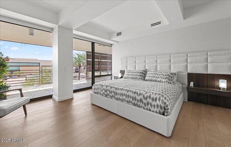 19-7157 E Rancho Vista Dr #4001 19