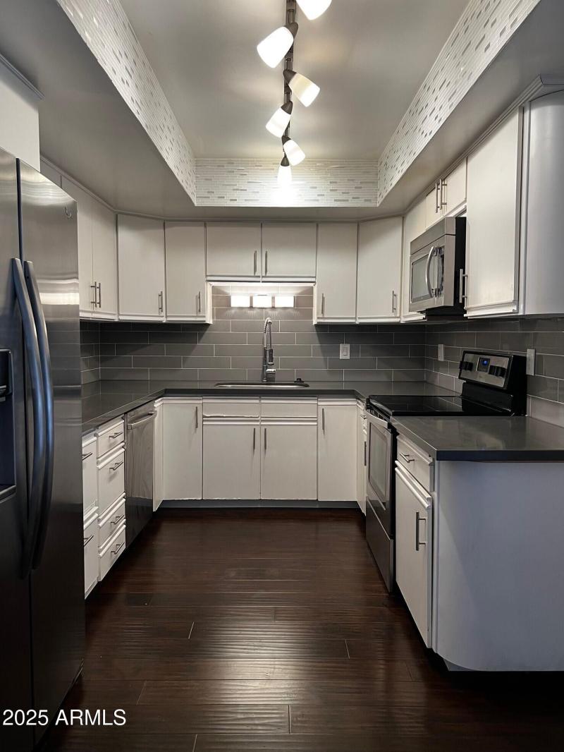 123 kitchen stainless appliances