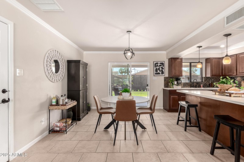 11 - Sharon 3301