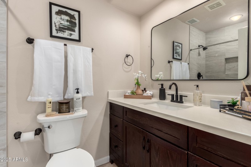 19 - Sharon 3301