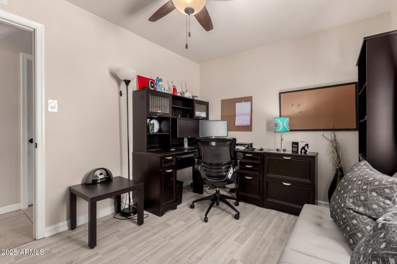 26 - Sharon 3301