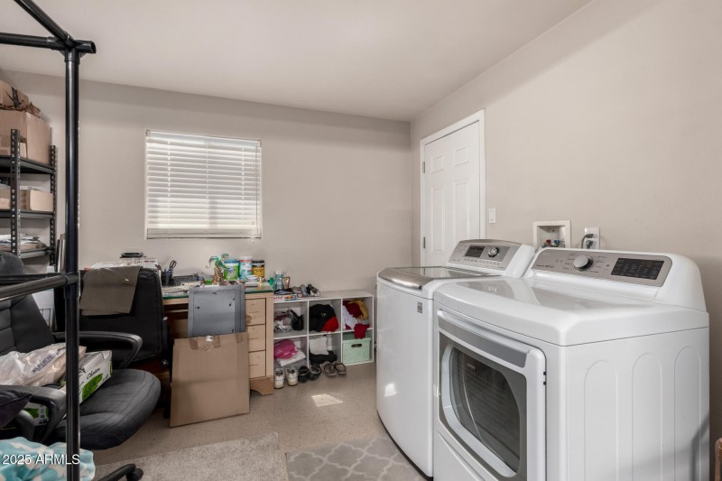 29 - Sharon 3301