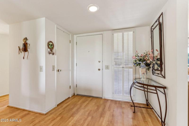 8-web-or-mls-N Cherry Tree Ln-26032025-0