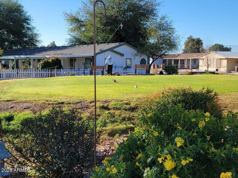 Florence Gardens Mitzi