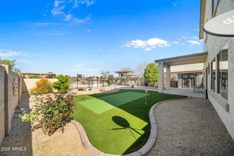 PUTTING GREEN IN BACK YARD