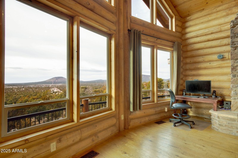 20-web-or-mls-786_E_Broncos_Trail_Willia