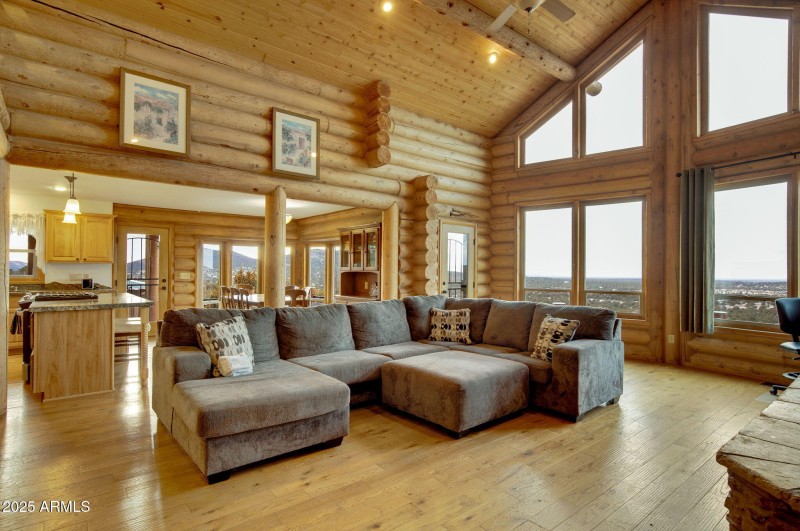 21-web-or-mls-786_E_Broncos_Trail_Willia