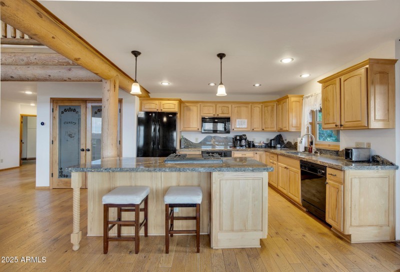 23-web-or-mls-786_E_Broncos_Trail_Willia