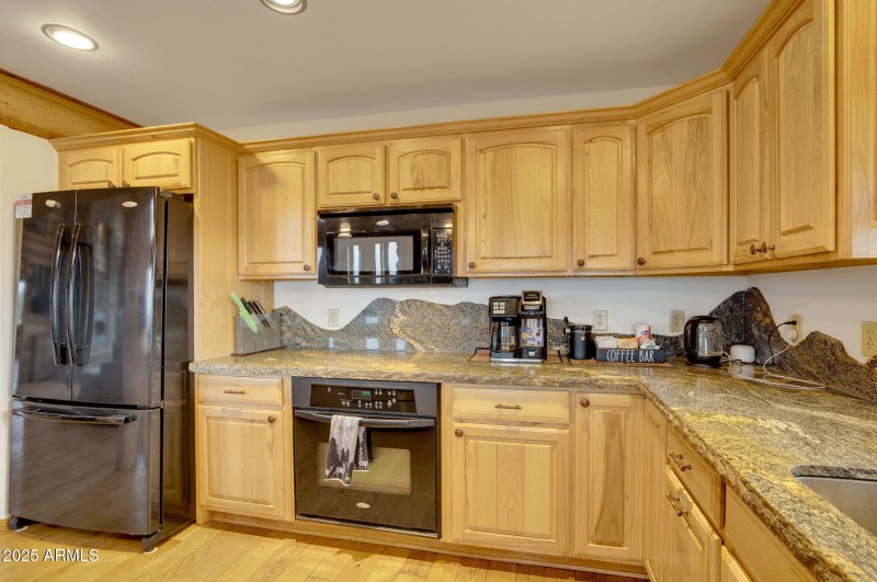 24-web-or-mls-786_E_Broncos_Trail_Willia