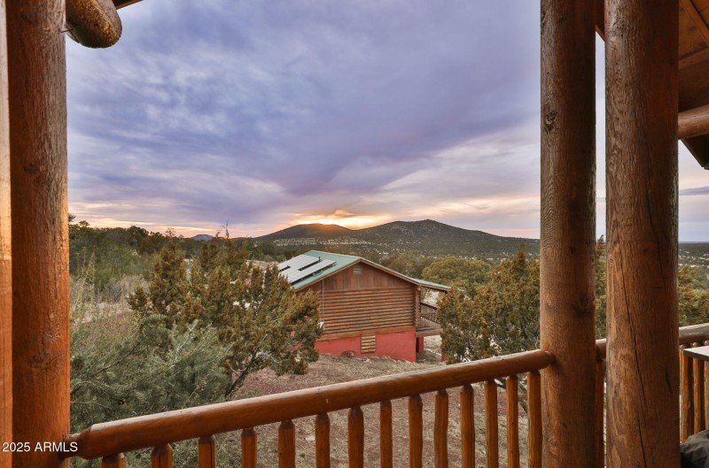 32-web-or-mls-786_E_Broncos_Trail_Willia